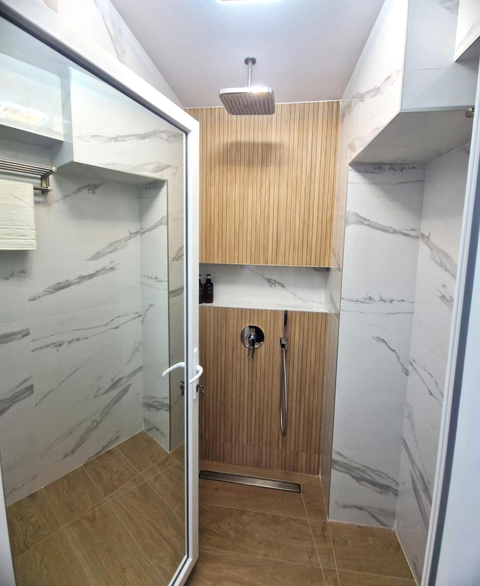 Ultracentral Luxury Apartament Куртя-де-Арджеш Екстер'єр фото