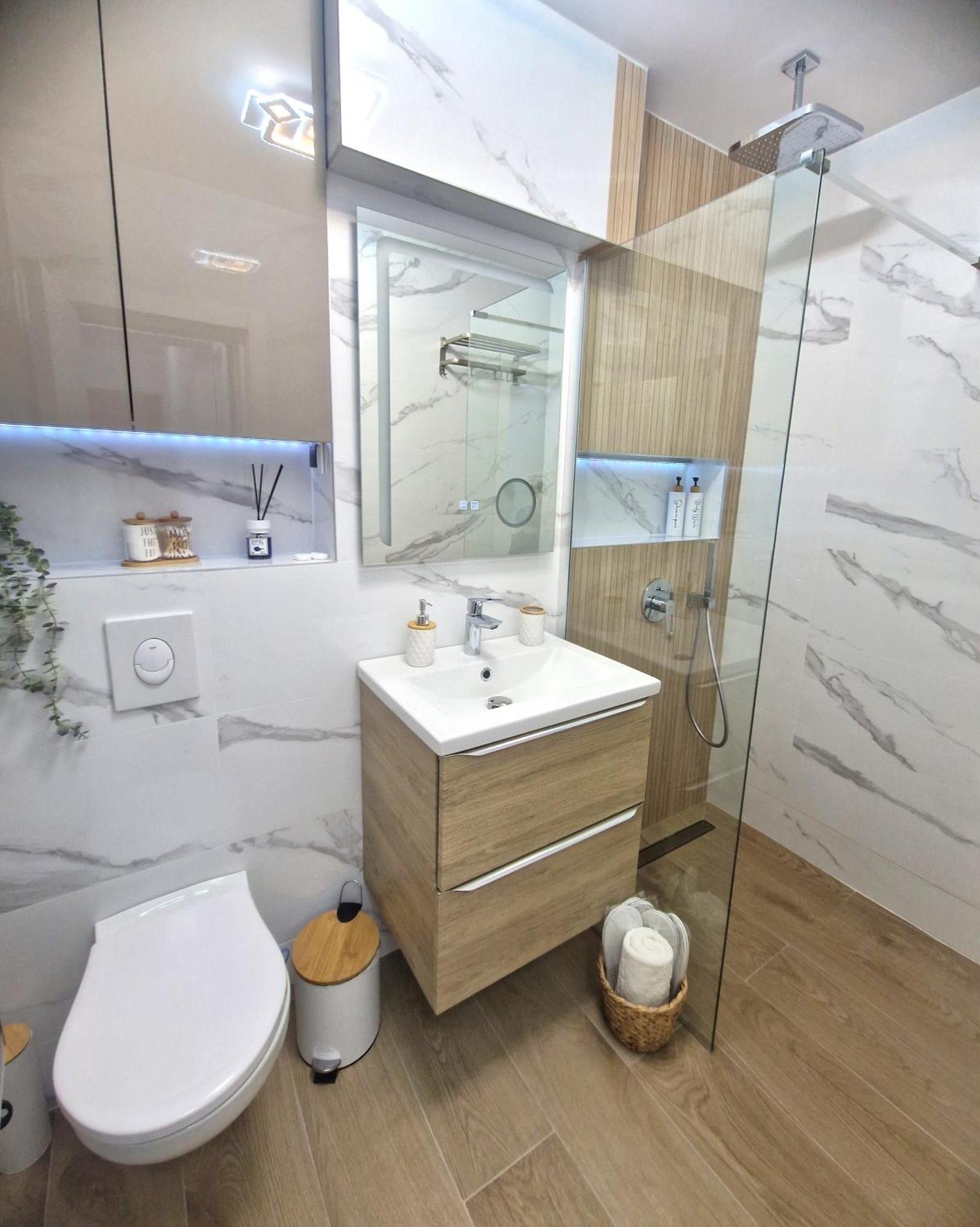 Ultracentral Luxury Apartament Куртя-де-Арджеш Екстер'єр фото